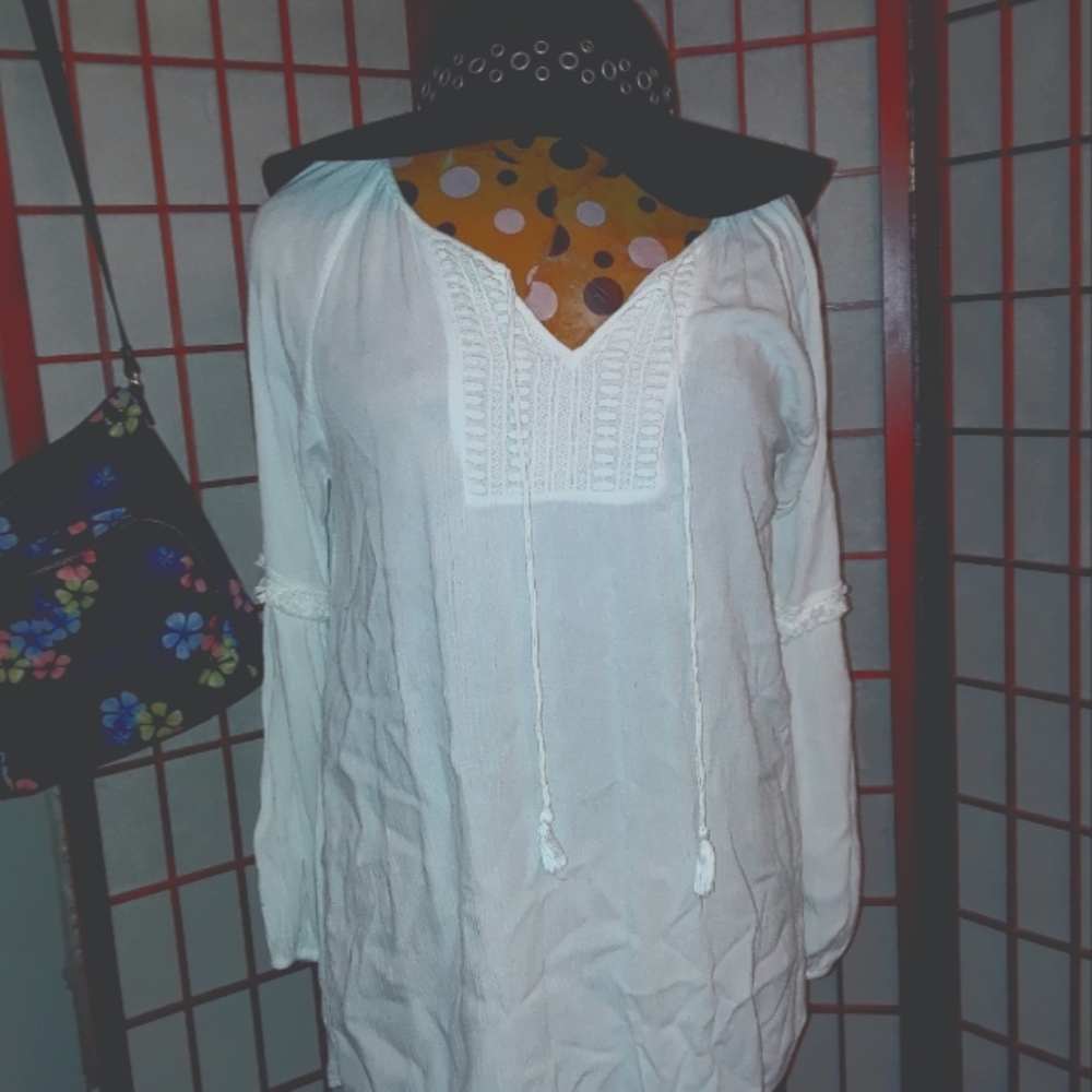 Vaca/Cruise Ready DeFacto white`boho blouse. Long sleeve with frill detail. M